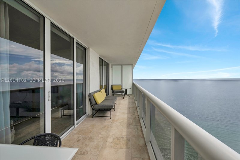 Comprar apartamento en Beach Club Two 4504