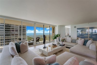 Aluguel de apartamento no Grove Isles Tower I A809
