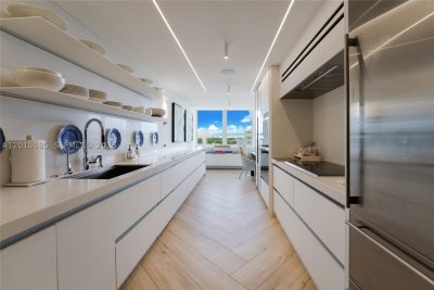 Aluguel de apartamento no Grove Isles Tower I A809