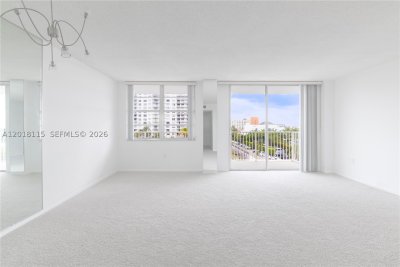 Comprar apartamento en Admirals Port Condos 504E