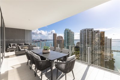 Comprar apartamento no Aston Martin Residences 2802
