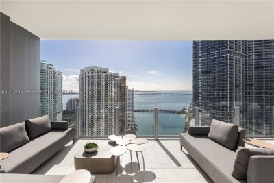 Comprar apartamento no Aston Martin Residences 2802