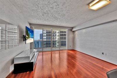 Comprar apartamento no Beach Club Two 2705