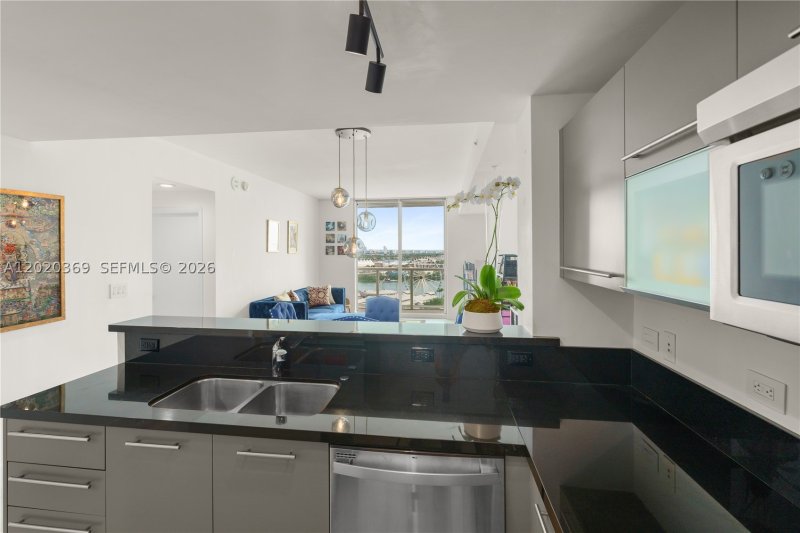 Apartment for rent at Vizcayne South Tower 2003