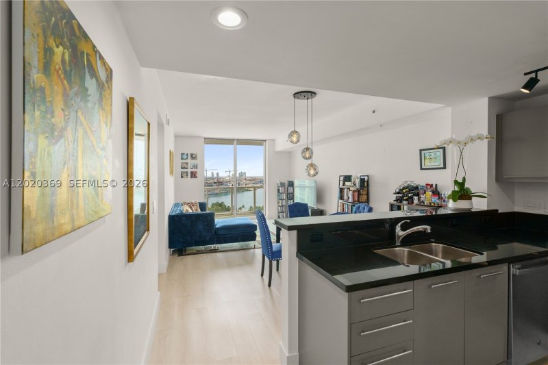 Apartment for rent at Vizcayne South Tower 2003