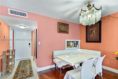 Comprar apartamento en Plaza Towers South 305
