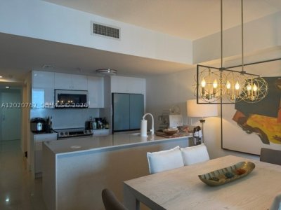 Comprar apartamento en Latitude On The River 3803