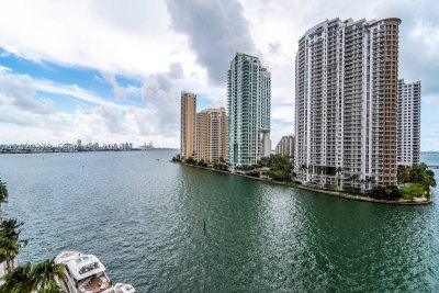 Comprar apartamento no Aston Martin Residences 802E