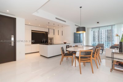 Comprar apartamento no Aston Martin Residences 802E