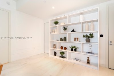 Comprar apartamento no Aston Martin Residences 802E