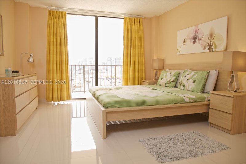 Apartment for rent at Winston Towers 1107