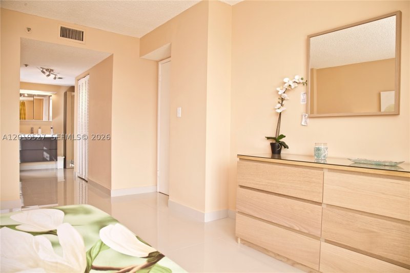 Apartment for rent at Winston Towers 1107