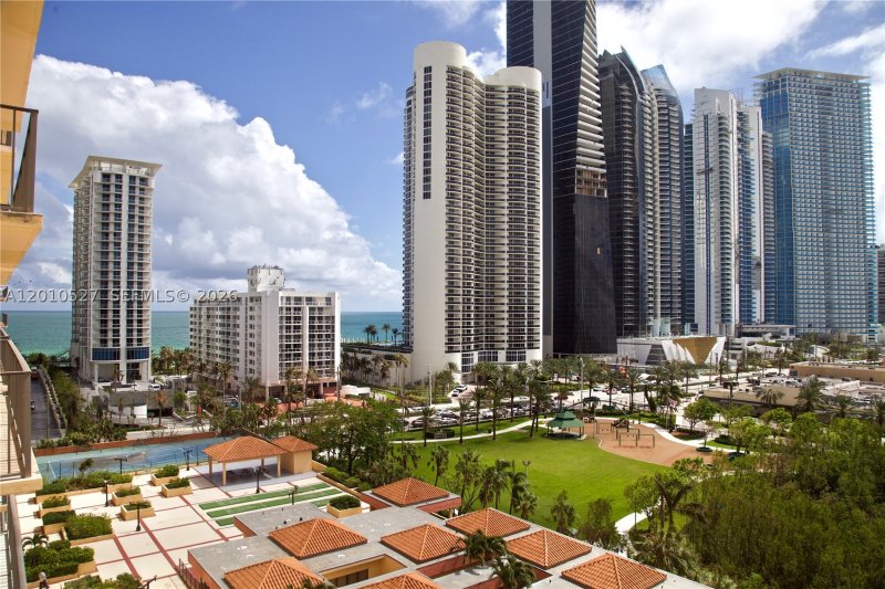Apartment for rent at Winston Towers 1107