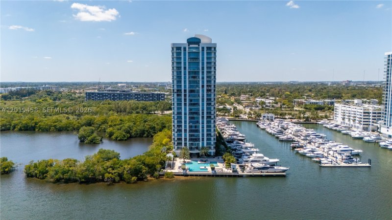 Condo for sale at Marina Palms Yacht Club 1406