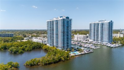 Comprar apartamento en Marina Palms Yacht Club 1406