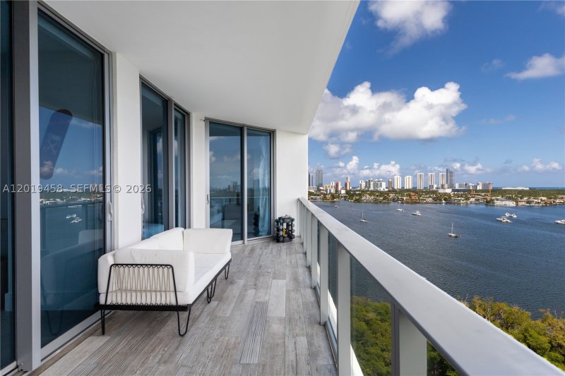 Condo for sale at Marina Palms Yacht Club 1406