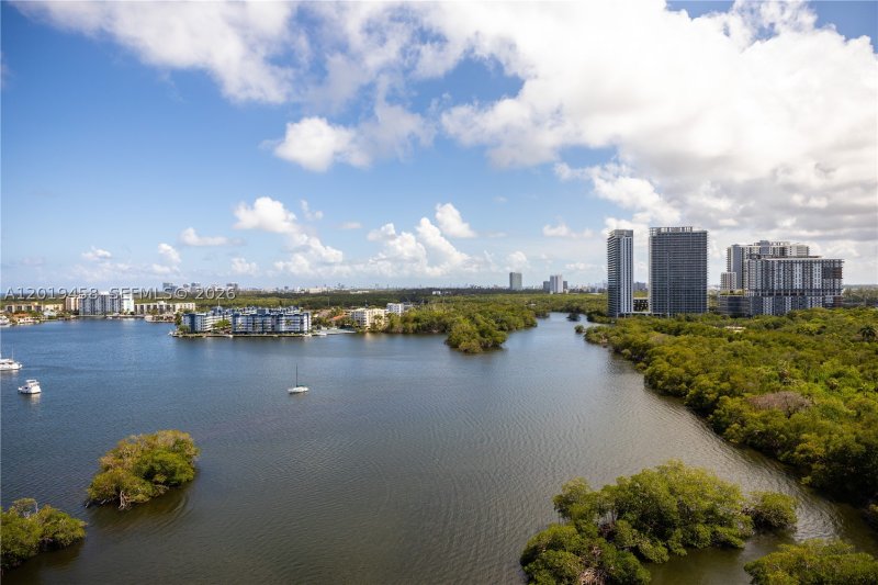 Condo for sale at Marina Palms Yacht Club 1406