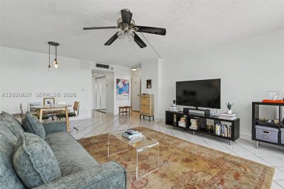 Comprar apartamento en Bayview Towers A603