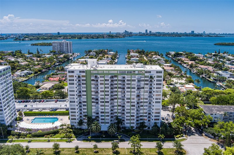 Condo for sale at Bayview Towers A603
