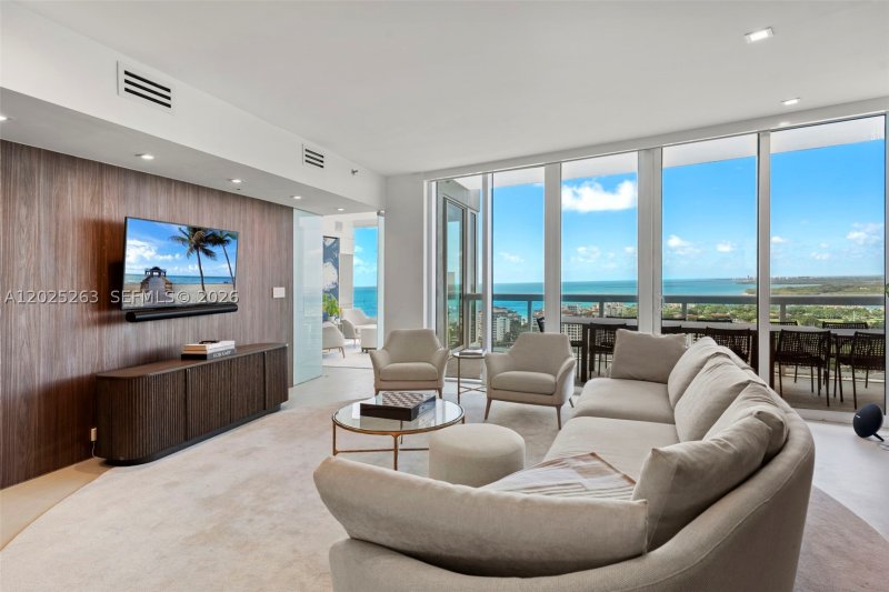 Condo for sale at Murano at Portofino 2803
