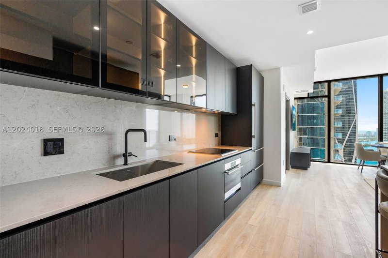 Condo for sale at E11EVEN Hotel & Residences 4504