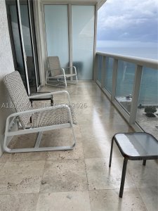 Aluguel de apartamento no Beach Club Two 1404
