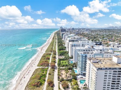 Comprar apartamento no The Waverly At Surfside 821