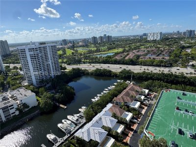 Alquiler de apartamento en Mystic Pointe 500 2709