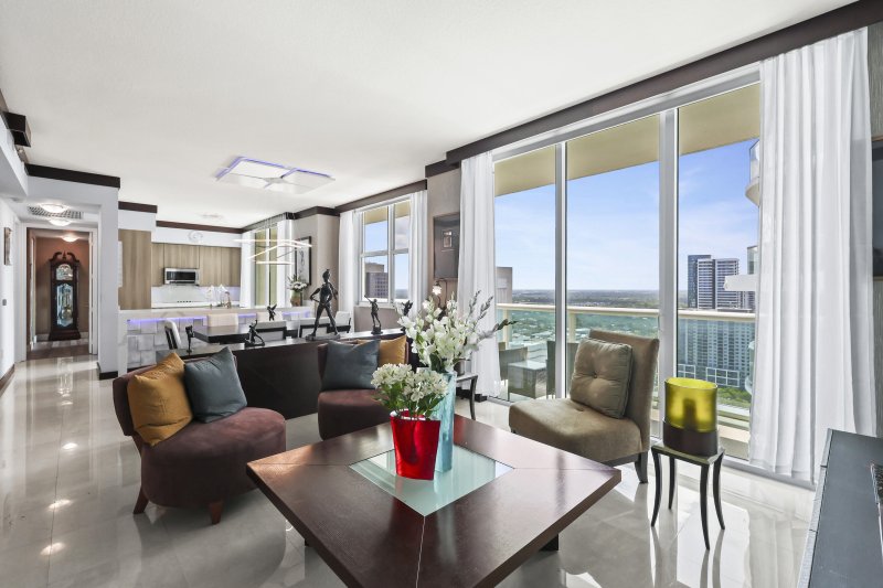 Condo for sale at Watergarden Ph 4