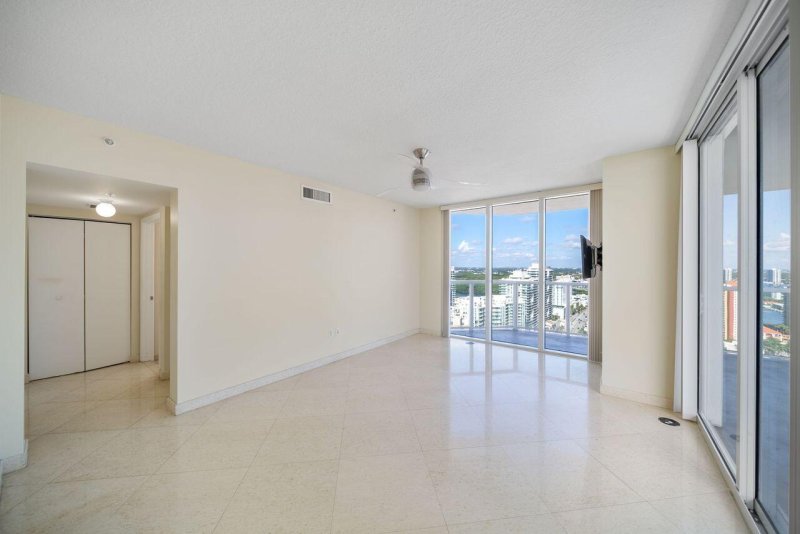 Comprar apartamento no La Perla 3407