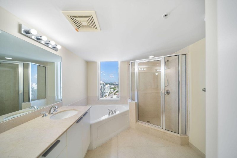 Comprar apartamento no La Perla 3407