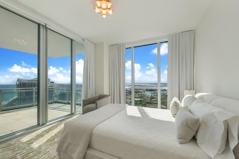 Comprar apartamento en Ritz Carlton One Bal Harbour 2203