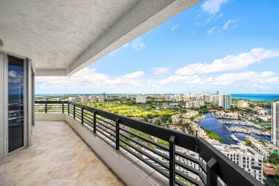 Comprar apartamento en Mystic Pointe 400