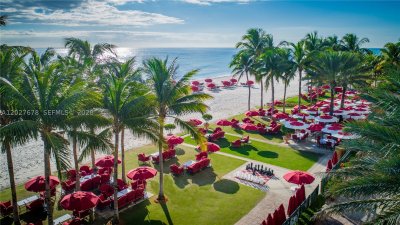 Comprar apartamento no Acqualina Resort & Spa 1906