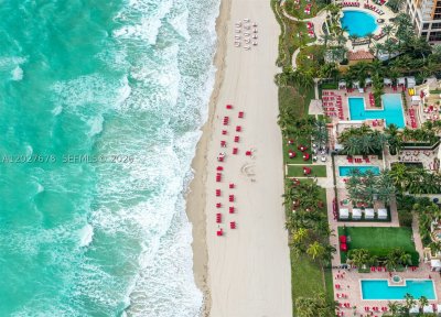 Comprar apartamento no Acqualina Resort & Spa 1906
