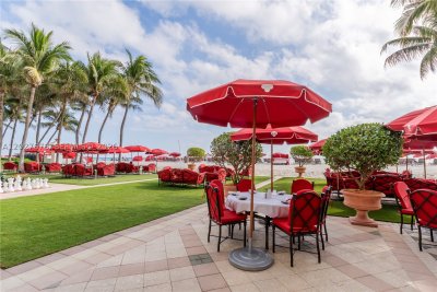 Comprar apartamento no Acqualina Resort & Spa 1906