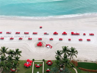Comprar apartamento no Acqualina Resort & Spa 1906