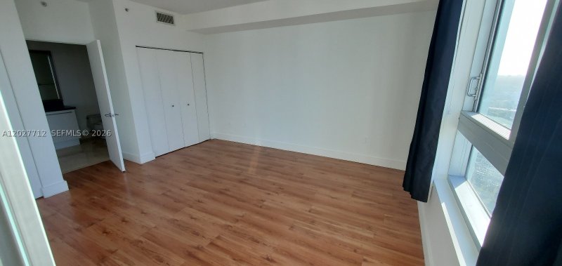 Apartment for rent at The Ivy 2705