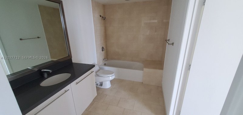 Apartment for rent at The Ivy 2705