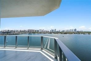 Comprar apartamento en Marina Palms Yacht Club 1210