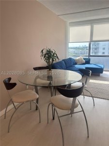 Aluguel de apartamento no King Cole 811
