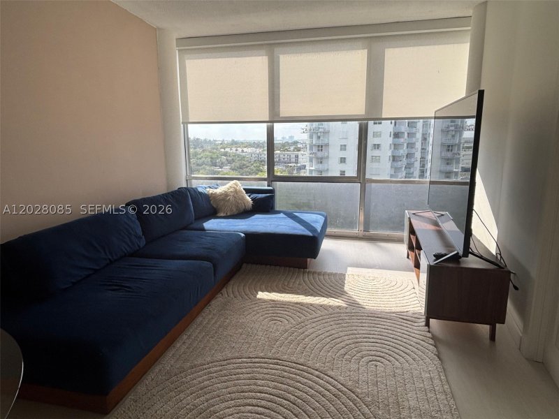 Apartment for rent at King Cole 811