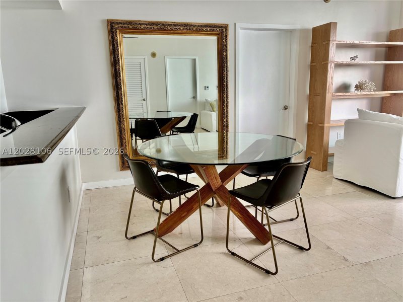 Aluguel de apartamento no 1800 Club 905