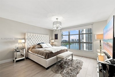 Aluguel de apartamento no Mystic Pointe 400 2003