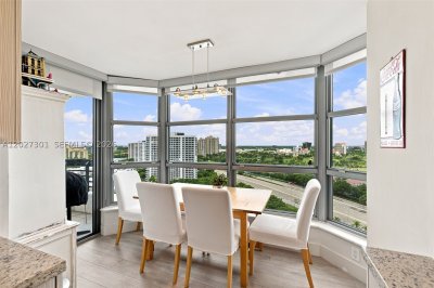 Aluguel de apartamento no Mystic Pointe 400 2003