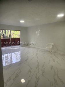 Comprar apartamento en Villa Capri 304