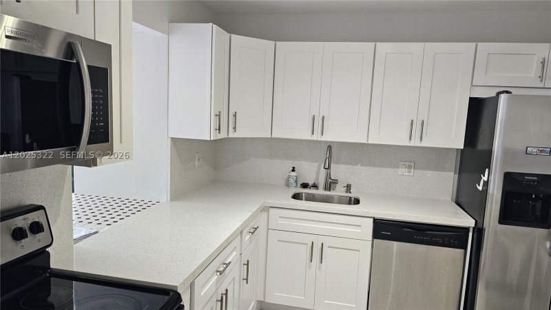 Apartment for rent at Avant Garde 408