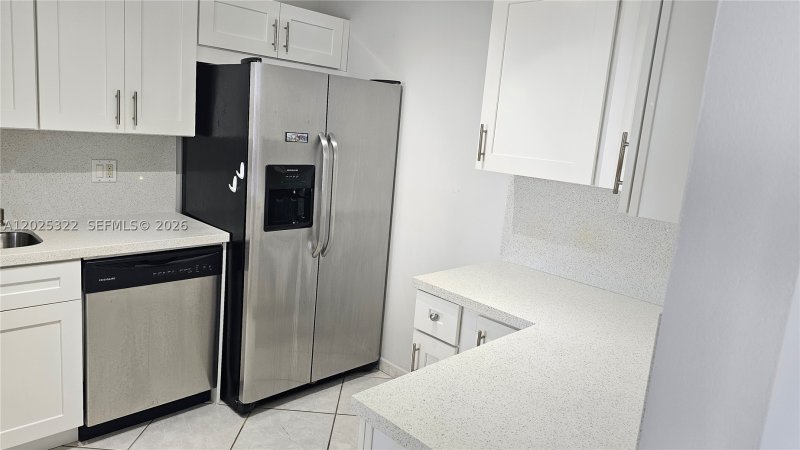 Apartment for rent at Avant Garde 408