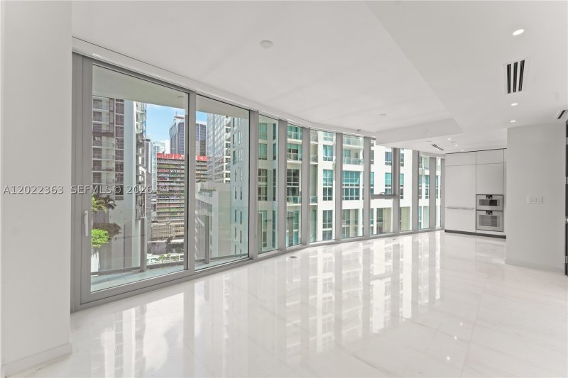 Alquiler de apartamento en Aston Martin Residences 1406