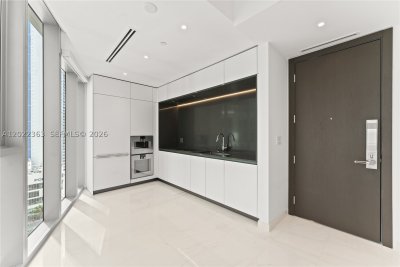 Aluguel de apartamento no Aston Martin Residences 1406
